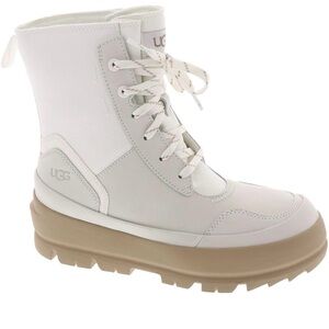 UGG Women's Lug Boot
Size 7